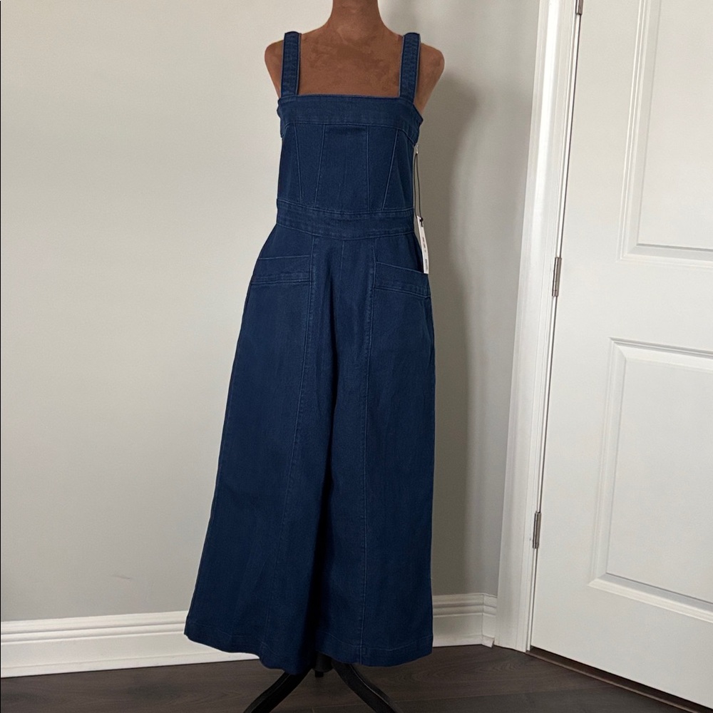 NWT denim overall size 6 👩🏼‍🌾